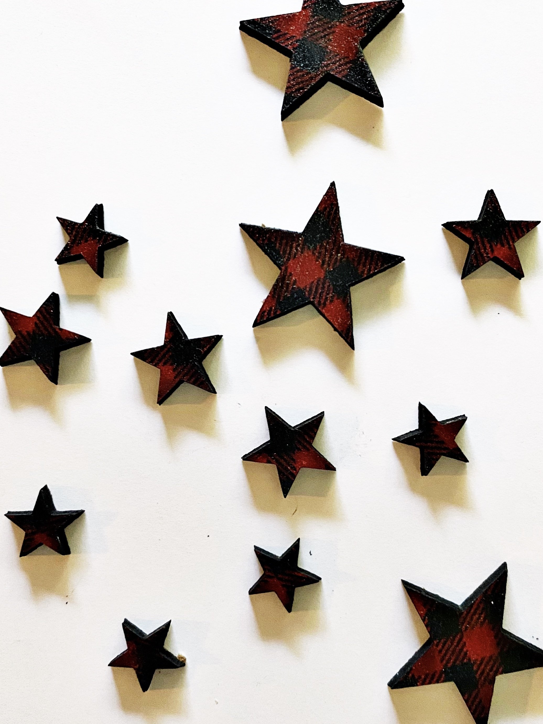 Buffalo Plaid Painted Wooden Stars — Redefined Kreative